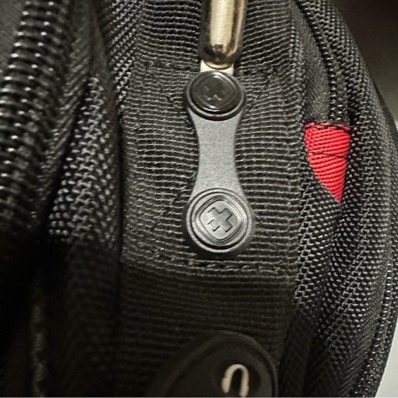 NWT SwissGear by Wenger Synergy Pro 16" ULINE Laptop Backpack - Picture 16 of 16